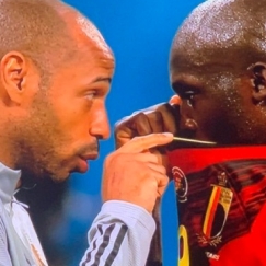 Ο Λουκάκου παίρνει μαθήματα από τον Ανρί για το σκοράρισμα (vid)