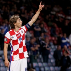 Ο Μόντριτς... απειλεί τους Ιβηρες στη φάση των «16»