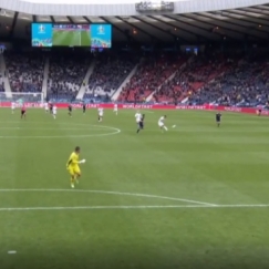 Η μυθική γκολάρα του Σικ από τη σέντρα (vid)