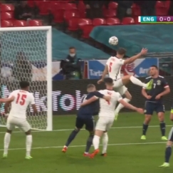 Δοκάρι για την Αγγλία με «ιπτάμενο» Στόουνς (vid)