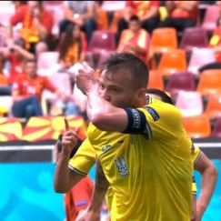 Σούπερ τακούνι ο Καραβάεβ, γκολ ο Γιαρμολένκο! (vid)