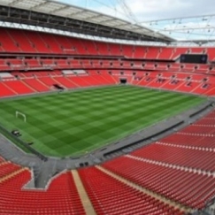 EURO: Η απουσία... VIP γεμίζει το Γουέμπλεϊ!