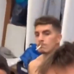 Ο Ντι Λορέντζο κάπνιζε στα αποδυτήρια κατά την διάρκεια των πανηγυρισμών (vid)