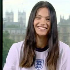 Η Έμα Ραντουκάνου προέβλεψε το σκορ της νίκης της Αγγλίας επί της Δανίας (vid)