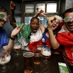 Από την Piazza del Popolo μέχρι τον Καναδά και το Empire State Building οι πανηγυρισμοί των Ιταλών! (pics & vids)