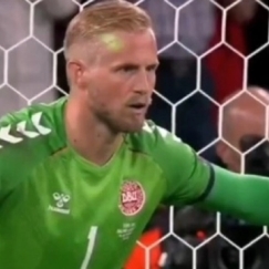 Πρόστιμο στους Άγγλους για το λέιζερ στον Σμάιχελ (pic & vid)