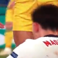 Ο Γιαρμολένκο δεν άφησε τον Γιάρεμτσουκ να σηκώσει τον Μαγκουάιρ! (vid)