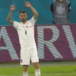 Η αδερφή του Κουρτουά ζήτησε συγγνώμη από τον Σπινατσόλα! (pic)