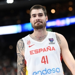 Σκαριόλο για Χουάντσο: «Με δυσκολία περπατά κανονικά»