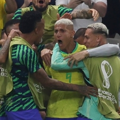 Βραζιλία και Ριτσάρλισον χόρεψαν... σάμπα, 2-0 τη Σερβία!