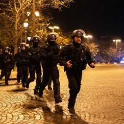 Η Γαλλία επιστρατεύει 14.000 αστυνομικούς για να προλάβει νέα επεισόδια την ημέρα του τελικού