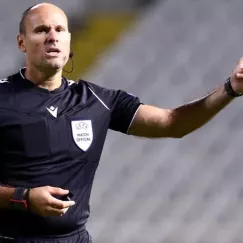 Ρεκόρ στην ιστορία του Μουντιάλ οι 16 κίτρινες και η μια κόκκινη στο Ολλανδία-Αργεντινή