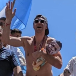 Ο Μαρτίνες τρόλαρε το... μωρό Μπαπέ στους πανηγυρισμούς της Αργεντινής 