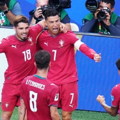 Πρόκριση Πορτογαλίας με σόου του φοβερού Ρονάλντο