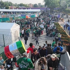 Πανζουρλισμός έξω από το «Αζτέκα»: Λαοθάλασσα στην πρεμιέρα του Μουντιάλ