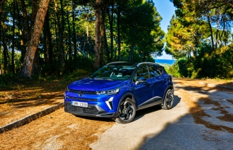 Με το Renault Captur Full Hybrid E-Tech 160 βρήκαμε ιδιωτική παραλία τον Αύγουστο