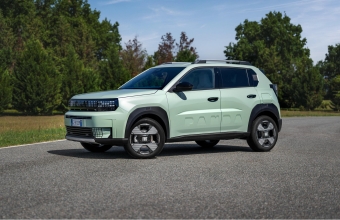 Test drive Fiat Grande Panda 1.2 100 PS: Ο oδηγός στη θέση του οδηγού