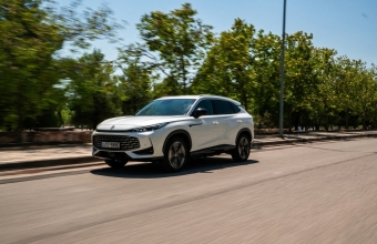 Οδηγήσαμε το νέο MG HS Hybrid+: Σε τροχιά κορυφής