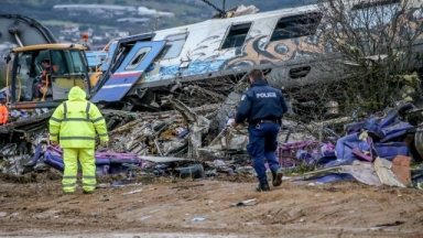 Έκαψαν το ΙΧ του πραγματογνώμονα των Τεμπών μέσα στην Πανεπιστημιούπολη
