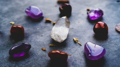 Αρχαίοι κρύσταλλοι αποκαλύπτουν τα παλαιότερα στοιχεία γλυκού νερού: Η σημαντική ανακάλυψη που έχει ενθουσιάσει τους ειδικούς 