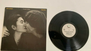 700.000 ευρώ για ένα δίσκο των Beatles: Βινύλια που πωλήθηκαν σε αστρονομικές τιμές