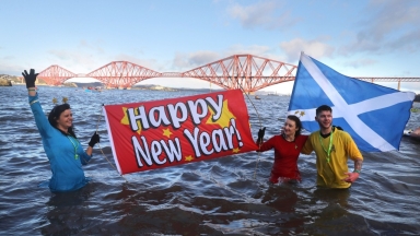 Πρωτοχρονιάτικες παραδόσεις που υπόσχονται καλοτυχία και ευημερία