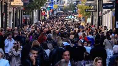 Εορταστικό ωράριο: Ανοιχτά την Κυριακή τα καταστήματα - Δείτε ποια θα παραμείνουν κλειστά