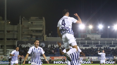 Ο Σταυρόπουλος πανηγυρίζει επί του ΠΑΟΚ