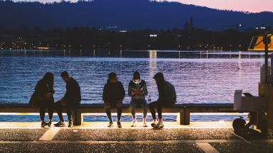 Τι είναι οι zillennials; Η μικρο-γενιά για την οποία κανείς δεν μιλάει