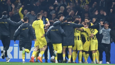 Η ΑΕΚ απόψε έχει ανάγκη την έδρα της και τον προπονητή της...