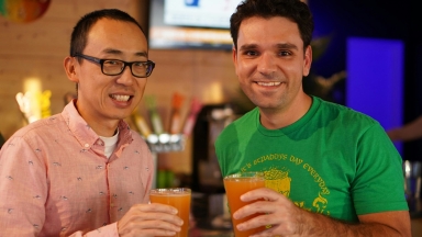 Ούτε Γερμανία ούτε Ηνωμένο Βασίλειο: Η χώρα «αουτσάιντερ» που πίνει την περισσότερη μπύρα στον κόσμο 