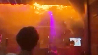 Αδιανόητο: Κατέγραφαν την πυρκαγιά στο μπαρ του Κραν Μοντανά αντί να τρέξουν να σωθούν