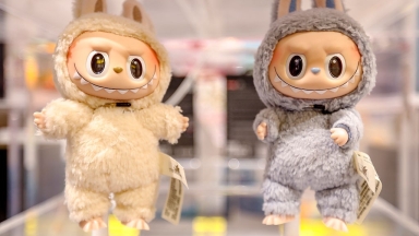 Labubu: Ο άνθρωπος πίσω από την ιδέα που έγινε παγκόσμια pop κουλτούρα το 2025