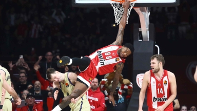 Περάστε, να σας φάει το τέρας...