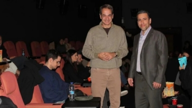 O Κυριάκος Μητσοτάκης πήγε να δει τον «Καποδίστρια» μαζί με τον γιο του