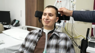 «Μαγικό»: Έβαλε το τσιπ εγκεφάλου Neuralink του Elon Musk στο κεφάλι του