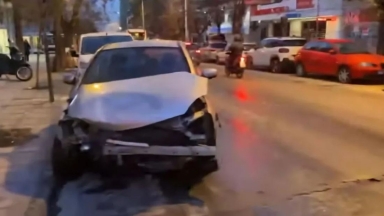 Η στιγμή που η μεθυσμένη 24χρονη παίρνει σβάρνα 15 αυτοκίνητα με το ΙΧ της (vid)