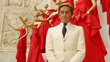 Valentino: Οι μεγάλες στιγμές του και τα φορέματα που έγραψαν ιστορία