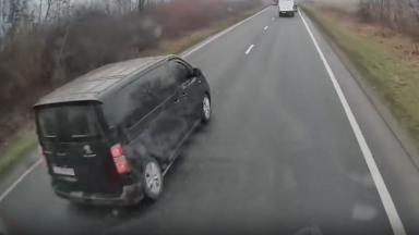 Δικηγόρος εταιρίας ενοικίασης του βαν που επέβαιναν οι φίλαθλοι του ΠΑΟΚ: «Δεν διέθετε lane assist» (vid)