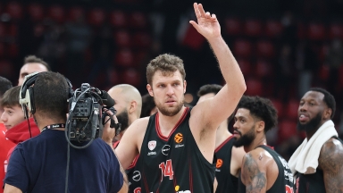 Η ευλογία του να έχεις τον Βεζένκοβ και η κατάρα στην θέση «1»