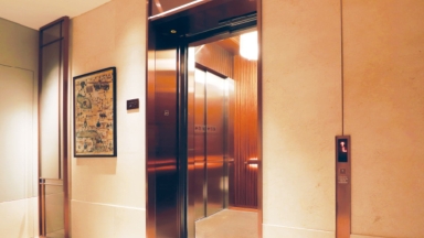 Πιο γρήγορο από αυτοκίνητο: Το κτίριο με το ταχύτερο ασανσέρ στον κόσμο – Από το ισόγειο στον 95ο όροφο σε 43 δευτερόλεπτα (vid)