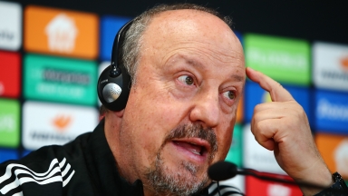 Ο Μπενίτεθ έπαιξε άμυνα με φουλ της... υπομονής και έδειξε σιγουριά για το μέλλον του!