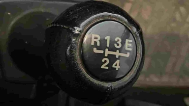 Τι στα αλήθεια σημαίνει το «Ε» στον λεβιέ ταχυτήτων των παλαιότερων αυτοκινήτων