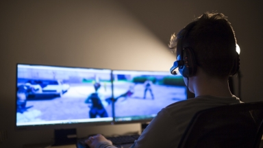 Εφηβοι εθισμένοι στον τζόγο: Αγόρια 11-17 ετών ξεκινούν από τα loot boxes