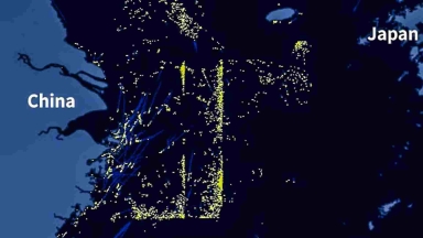 Εικόνες από δορυφόρο δείχνουν τι κάνει η Κίνα κοντά στην Ιαπωνία: Εθεάθησαν περισσότερα από 2.000 πλοία