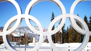 Η ατάκα που λένε μεταξύ τους οι αθλητές στο Ολυμπιακό Χωριό πριν προχωρήσουν σε «κονέ»