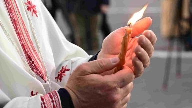 Το σχέδιο για τη μεταφορά του Αγίου Φωτός: Τι ώρα αναμένεται στην Αθήνα