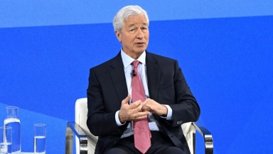 Τζέιμι Ντίμον: O τραπεζίτης που νίκησε τις κρίσεις και έχτισε έναν κολοσσό