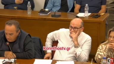 Επικό σκηνικό στην Κόρινθο: Πολίτης με νταλκά μπήκε στο δημοτικό συμβούλιο και... τραγουδούσε Καζαντζίδη! (vid)