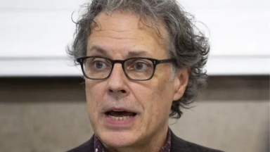 Πατέρας 14χρονης που είδε 2.000 posts αυτοκτονίας πριν πεθάνει: «Μην κλείσετε τα social media»